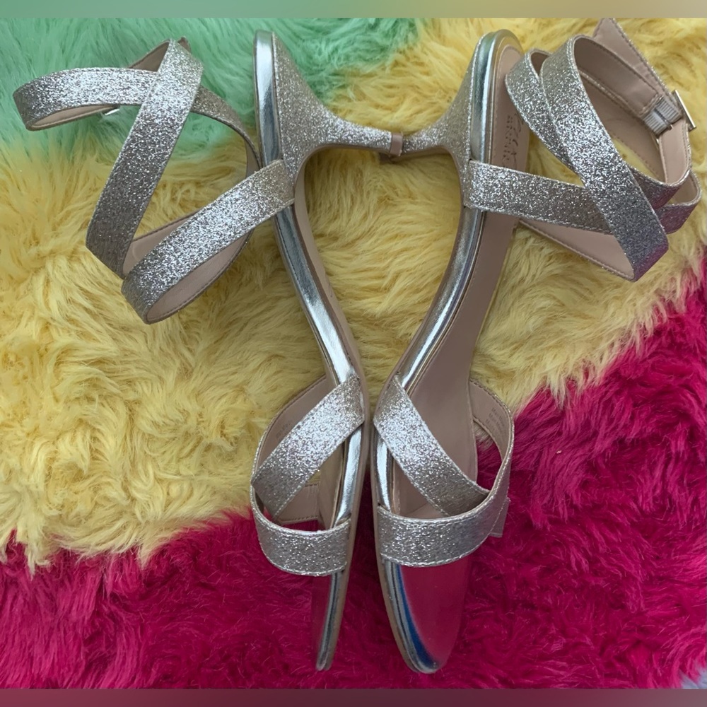 Excellent Condition, Jewel Badgley Mischka “Newberry Evening” Sandal, Size 8.5 - Picture 4 of 9